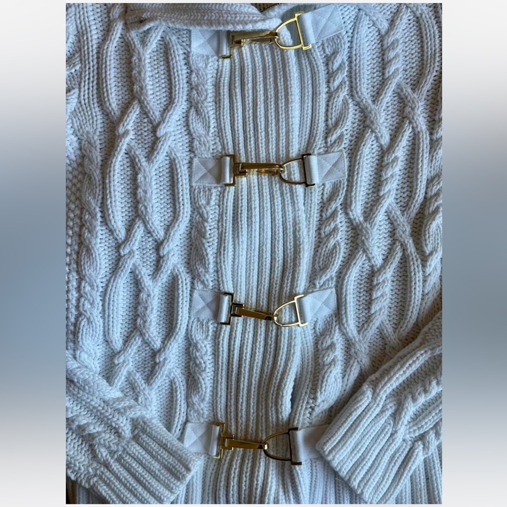Ralph Lauren White Cable-Knit Cardigan with Gold Toggle Closures - Picture 4 of 7